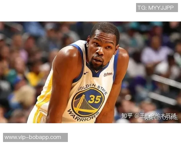 杜兰特赞替补席球员表现关键时刻助力球队逆转胜利