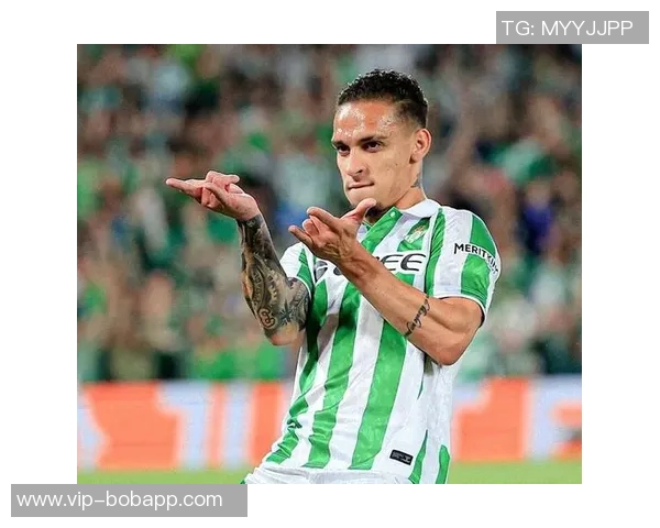 马克西半场表现惊艳16分5板7助展现领袖风范