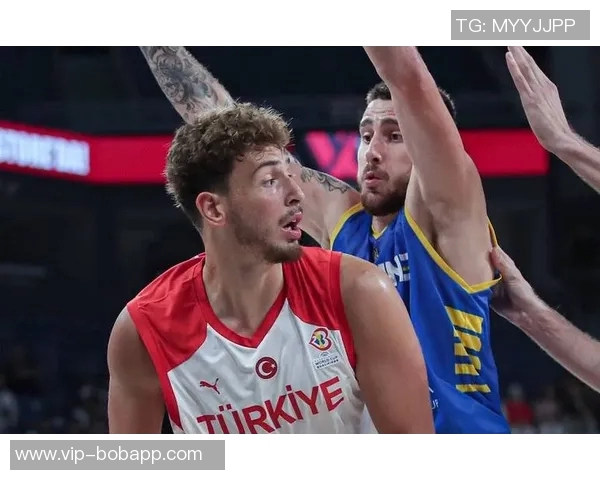 洛维质疑申京全明星投票仅排第32位背后的原因与表现分析